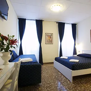 Lyric Hotel